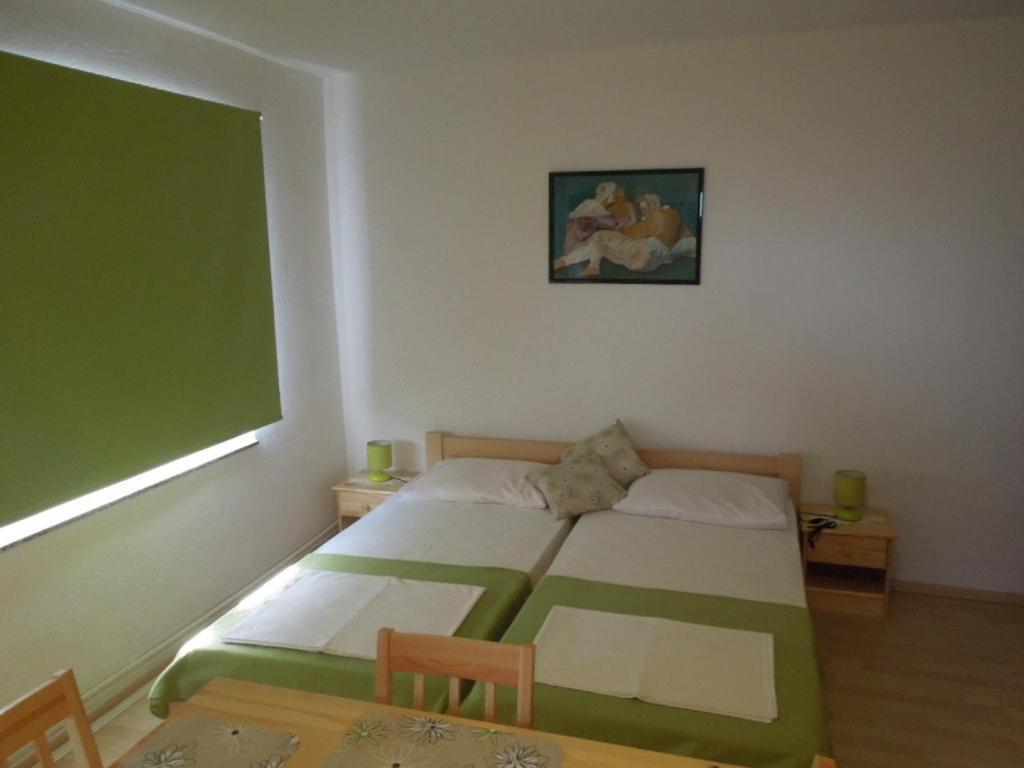 Apartments And Rooms By The Sea Martinscica, Cres - 23980 Oda fotoğraf